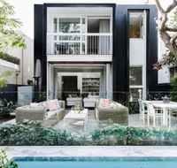 Luxico - Pearce Street - eAccommodation