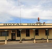 Royal Hotel Snake Valley - eAccommodation