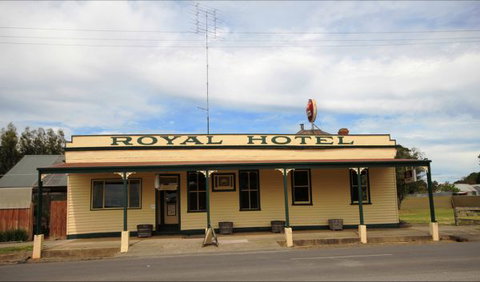 Royal Hotel Snake Valley - eAccommodation 0