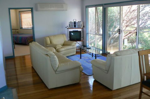 Sandy Point Beach Escape - eAccommodation 2
