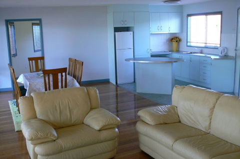 Sandy Point Beach Escape - eAccommodation 3