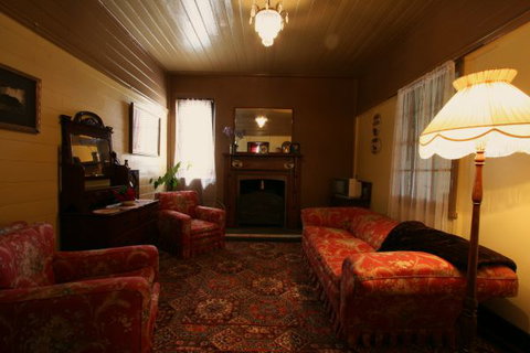 Shurdingtons Cottage - eAccommodation 4