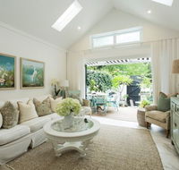 Stylish Interiors in the Bay - eAccommodation