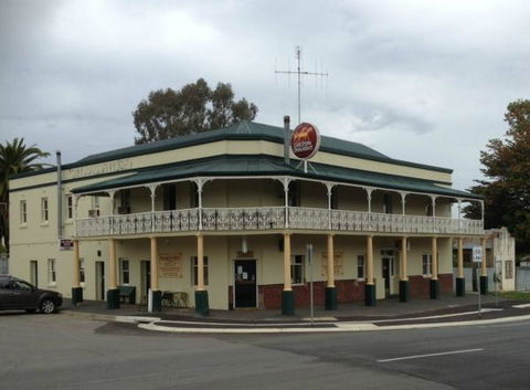 Tallarook Hotel - eAccommodation 2