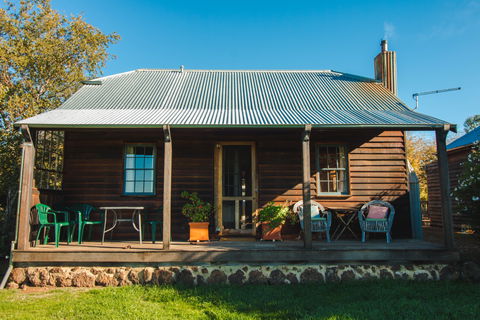 Brickendon Estate - eAccommodation 0