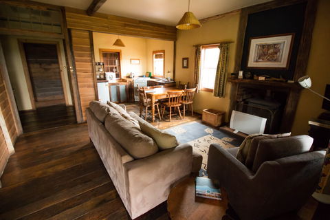Brickendon Estate - eAccommodation 7