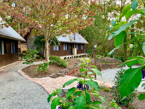 Emerald Star Cottages - eAccommodation 2