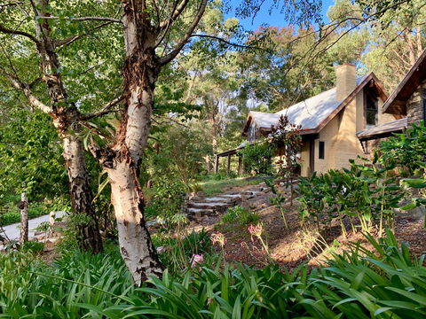 Emerald Star Cottages - eAccommodation 4