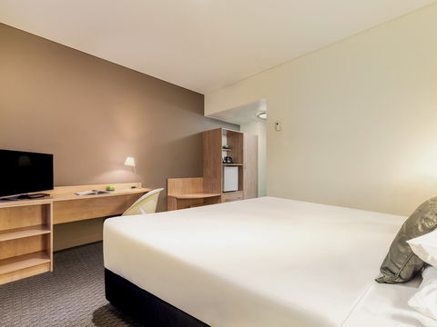 Ibis Melbourne Hotel & Apartments - eAccommodation 2