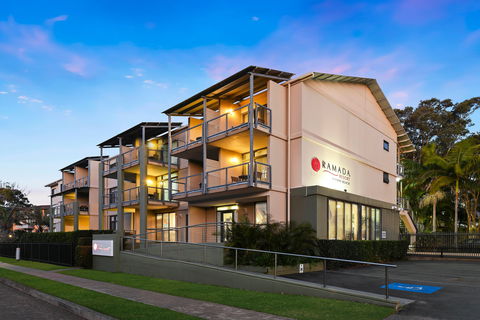 Ramada Resort By Wyndham Flynns Beach - eAccommodation 0