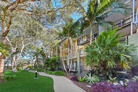 Ramada Resort By Wyndham Flynns Beach - eAccommodation 1