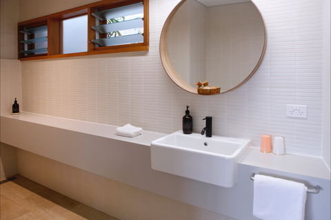 Studio At Careel Bay - eAccommodation 3