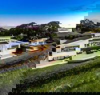 Byron's Brae - eAccommodation