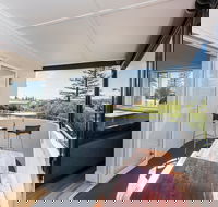 Cottesloe Beach Deluxe Apartment - eAccommodation