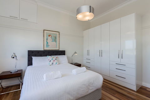 Cottesloe Beach Deluxe Apartment - eAccommodation 3