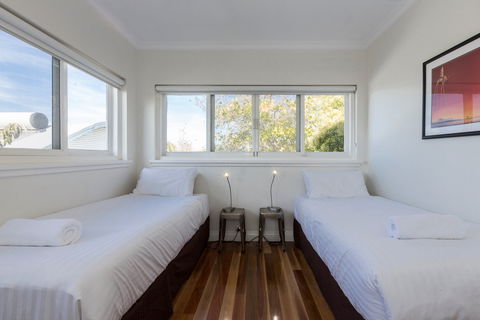 Cottesloe Beach Deluxe Apartment - eAccommodation 5