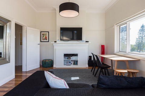 Cottesloe Beach Deluxe Apartment - eAccommodation 8