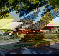Emerald Maraboon Motor Inn - eAccommodation