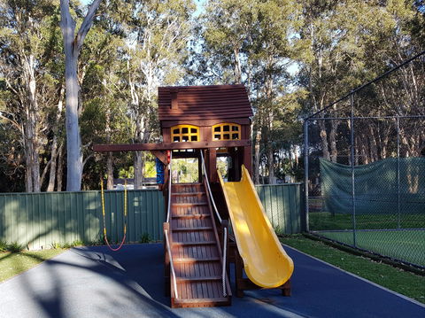 Flynns Beach Resort - eAccommodation 1