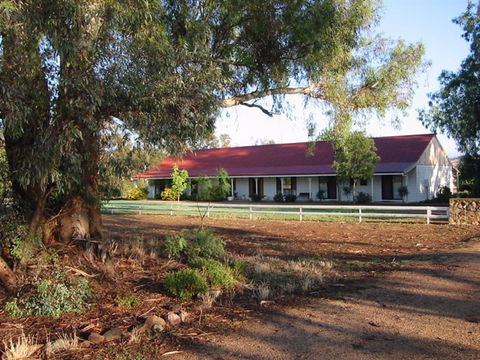 Hanericka Farmstay - eAccommodation 0