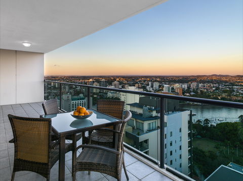IStay River City Brisbane - eAccommodation 0