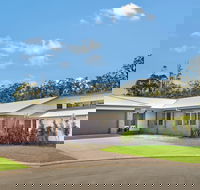 Lakeside Lodge Lake Cathie - eAccommodation