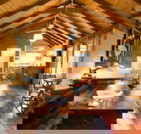 Mavis's Kitchen and Cabins - eAccommodation