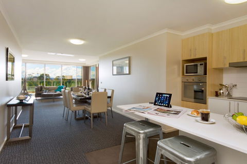 Pacific Suites Canberra - eAccommodation 4