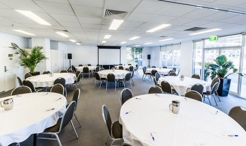 Pacific Suites Canberra - eAccommodation 8