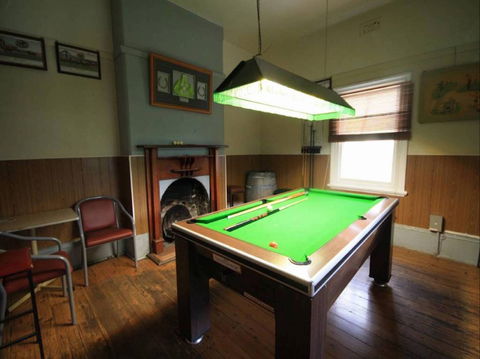 Victoria Hotel: Moonan Flat - eAccommodation 1