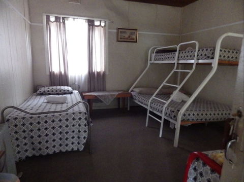 Victoria Hotel: Moonan Flat - eAccommodation 2