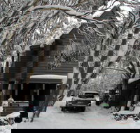 Wallace's - Crystal Creek Chalet 1 - eAccommodation