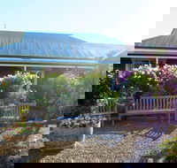 Bed  Breakfast at Tiffanys - eAccommodation