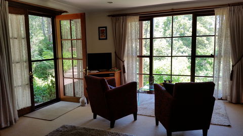 Bellbird Cottage Bed And Breakfast - eAccommodation 2