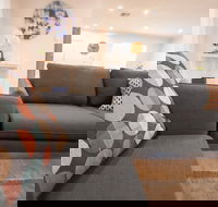 Contemporary Esprit with river reserve access - eAccommodation