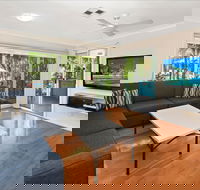 Flynns on Surf Beach Villas - eAccommodation