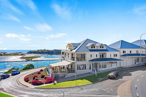 Southbound At The Wharf Narooma - eAccommodation 0