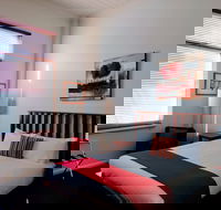 Ansonia on Lydiard - eAccommodation