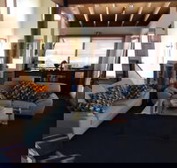 Cloud 9 Alpine Lodge - eAccommodation