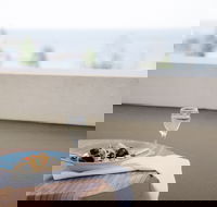 Coogee Bay Hotel - eAccommodation