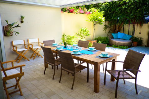 Cottesloe Artist's Beach Retreat - eAccommodation 1
