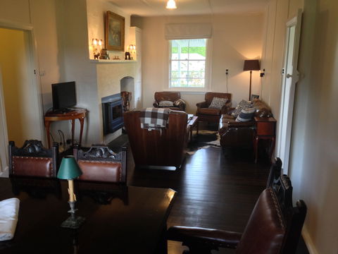 Crookwell Farmhouse - eAccommodation 1
