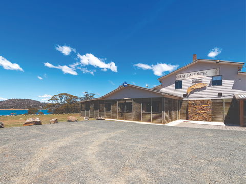 Great Lake Hotel - eAccommodation 0