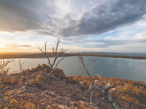 Great Lake Hotel - eAccommodation 2