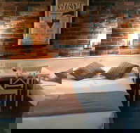 Hornsby Inn - eAccommodation