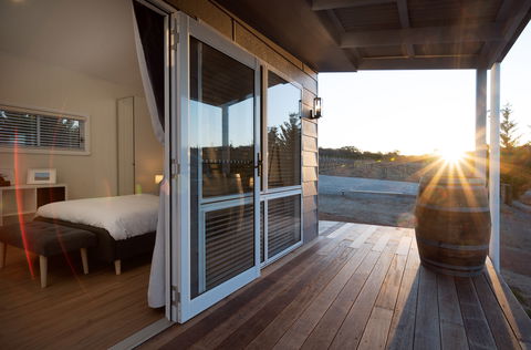 Tallagandra Hill Winery Accommodation - eAccommodation 0