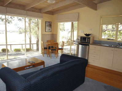 Off Mountain Accommodation - eAccommodation 4