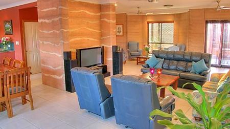Gladstone Earth And Sea - eAccommodation 0