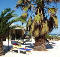 Tradewinds Seafront Apartments - eAccommodation