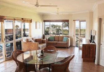 Moonlight Bay Suites - eAccommodation